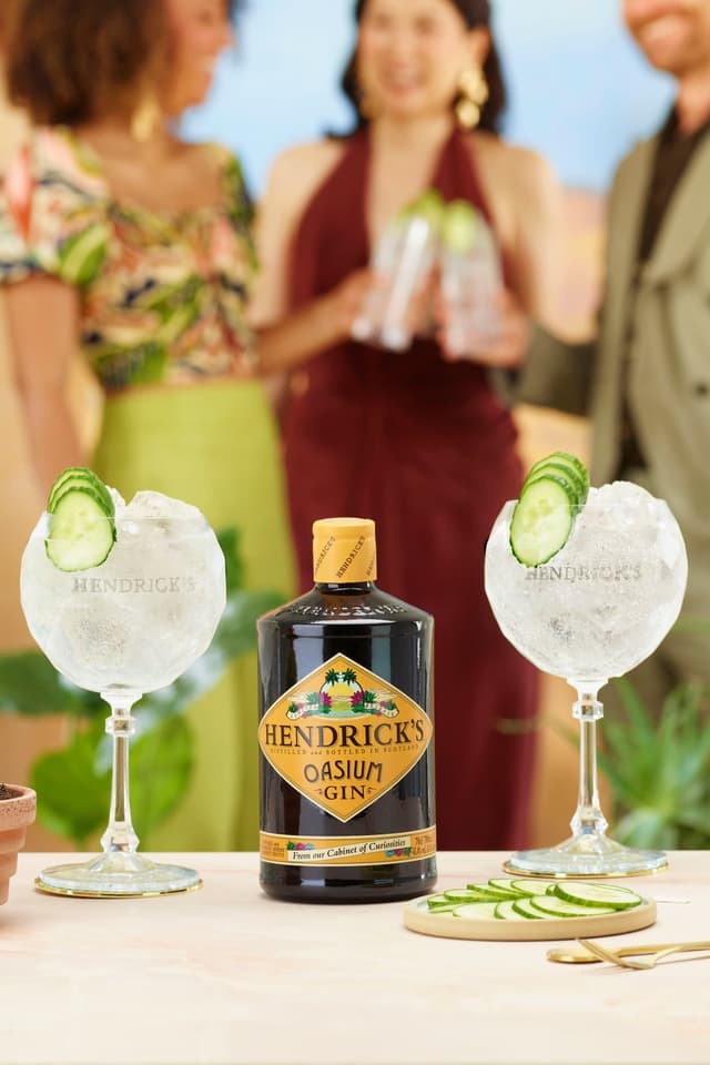 Hendrick’s Oasium Gin & Tonic Recipe - Refreshing Gin Cocktail